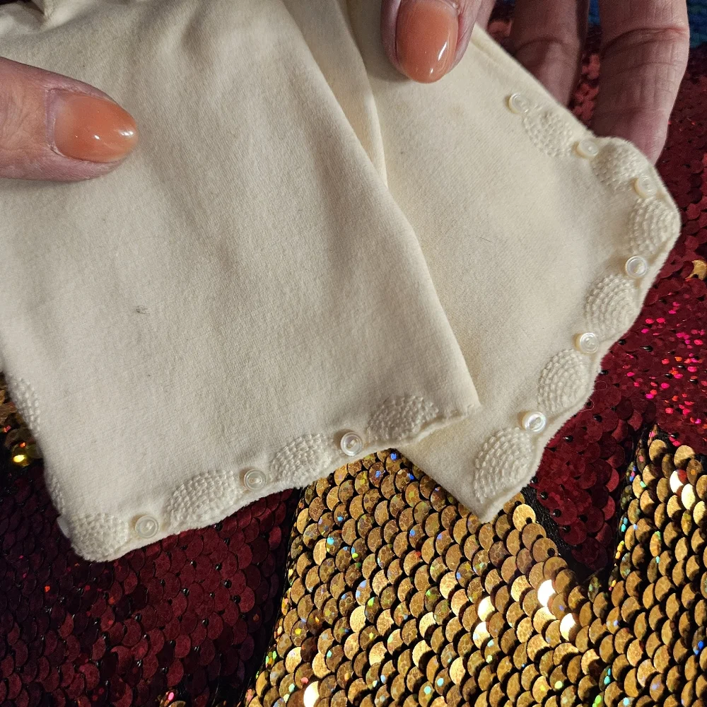 Vintage ivory cream finger gloves button beed embellished Wrist Detail Prom